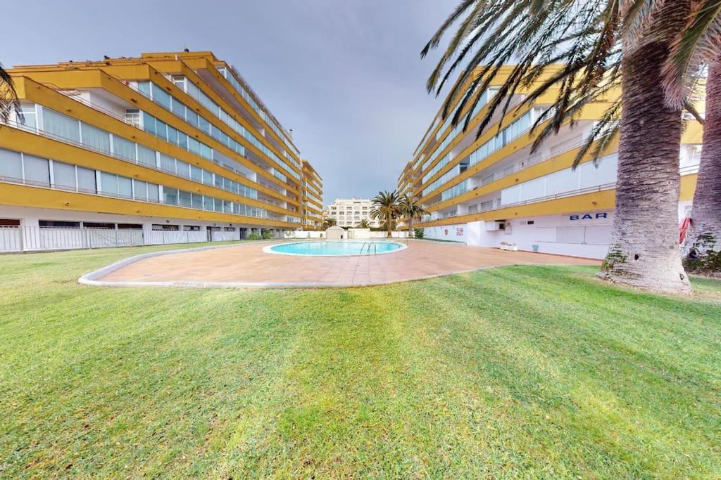 60 M2, Piscine Premiere Ligne De